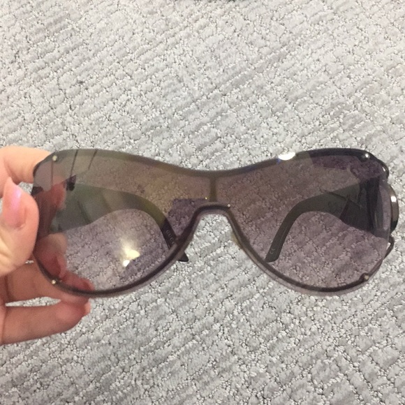 Authentic Gucci sunglasses main image 3